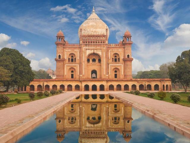 GROUP TOURS FOR SOLO TRAVELERS